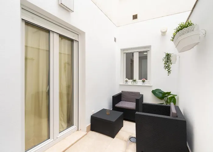 Cristobal Colon Centrico * Cadiz